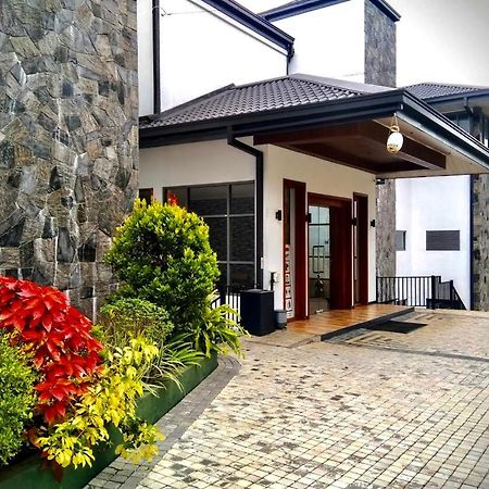 Riverbank Resort Gampola Eksteriør bilde