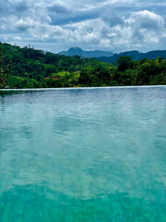Riverbank Resort Gampola Eksteriør bilde