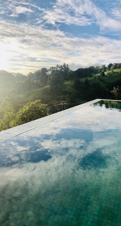Riverbank Resort Gampola Eksteriør bilde