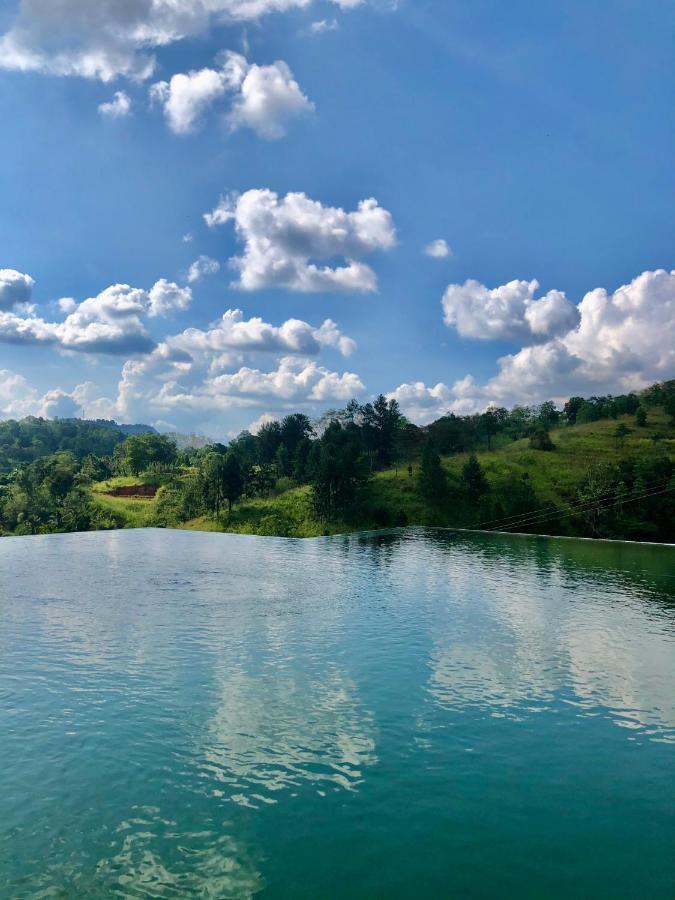 Riverbank Resort Gampola Eksteriør bilde