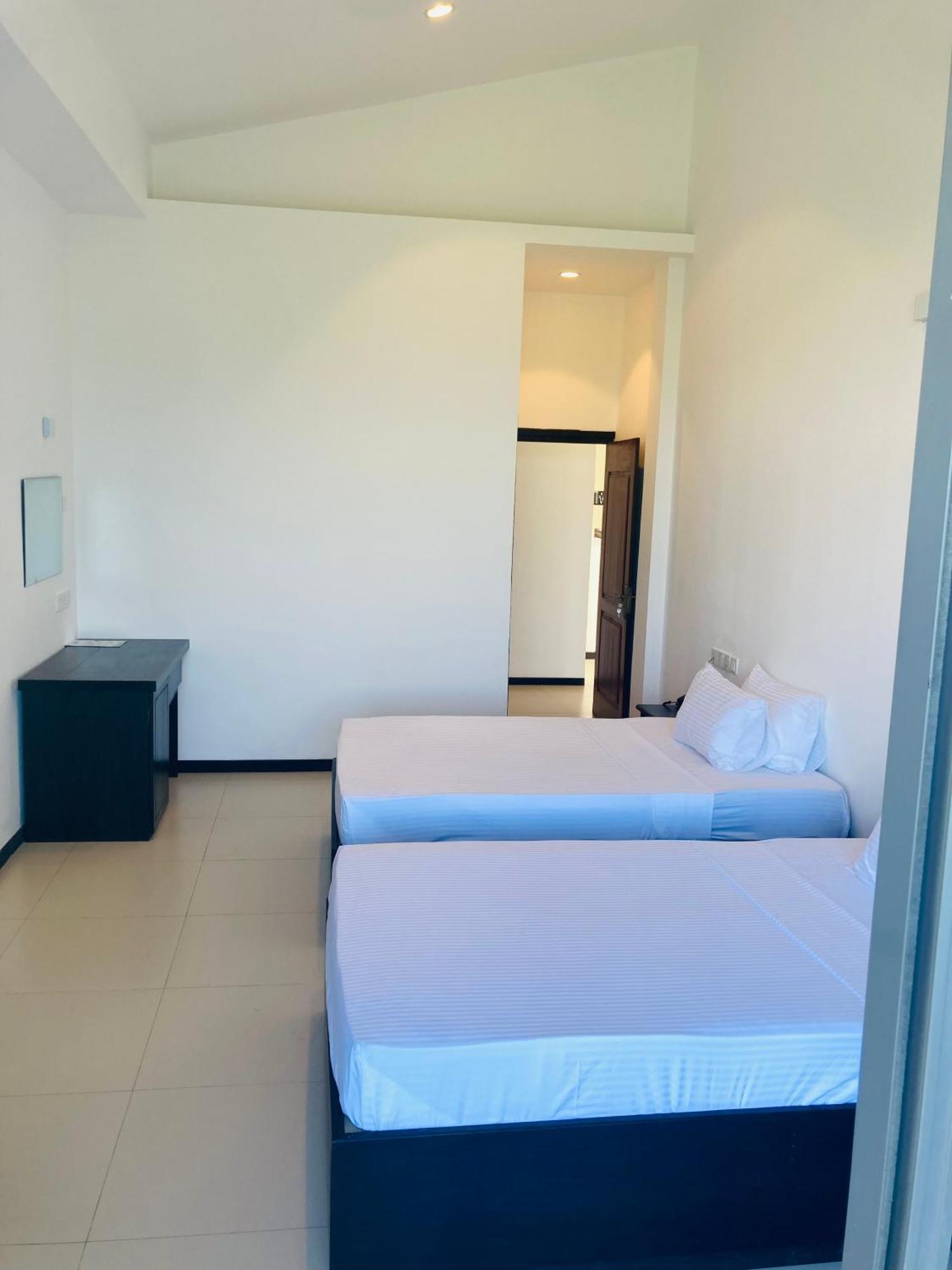 Riverbank Resort Gampola Eksteriør bilde